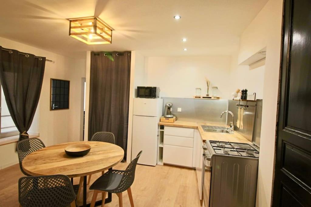 Appartement Centre Brioude Exteriör bild